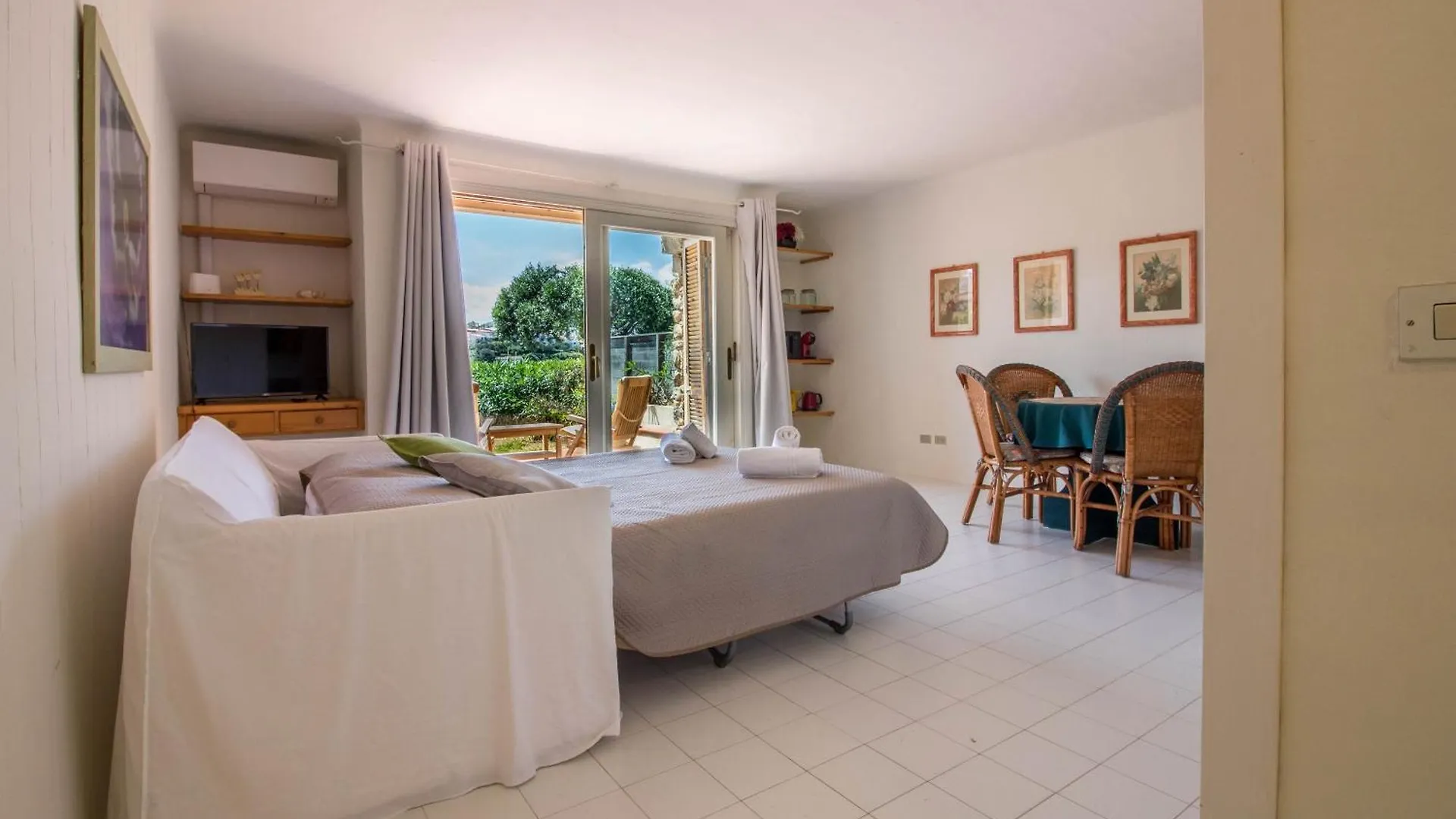 Sea View Studio With Private Garden And Parking! Porto Rotondo